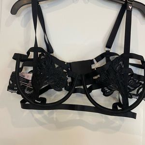 Victoria’s Secret strappy bra black size 36DD